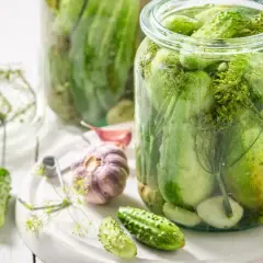 Kiszenie ogórków: Chemia czy fizyka? Odkryj naukową prawdę!