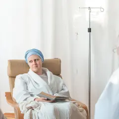 Chemioterapia: Jak naprawdę działa i jak sobie radzić z rakiem?